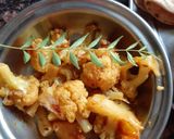 A picture of step 3 of Aloo gobhi.