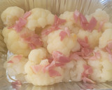 Foto del paso 2 de la receta: Coliflor a mi manera con bacon, sofrito, bechamel y queso en un plis plas