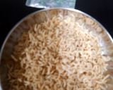 A picture of step 2 of Maggi Atta Noodle Rissotto.