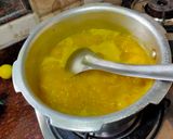 A picture of step 4 of Pumpkin carrot soup.