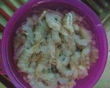 Foto langkah ke 2 dari resep Tumis Udang Saus Tiram.
