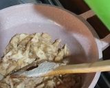 صورة لخطوة 3 من وصفة شوربة الفطر مع الكرفس المجفف