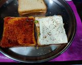 A picture of step 4 of Cheesy Sandwich with potato and green peas filling.