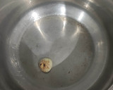 Foto del paso 3 de la receta: Contramuslos de Pollo al Curry con Manzana a la Mantequilla y Arroz