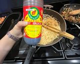 Une image de l'étape 4 de Linguine sautées aux légumes de saison.