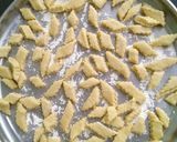 A picture of step 3 of Semovita Chincin.