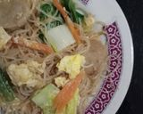 Foto langkah ke 3 dari resep 853) Bihun Goreng Ceria ala Resto.