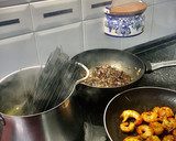 Foto del paso 8 de la receta: Spaghetti negros con langostinos