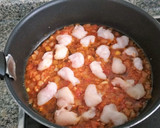 Foto del paso 2 de la receta: Fideos con rape, almejas y gambas