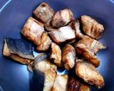 Foto langkah ke 2 dari resep Cucut Tahu Santan Cabe Ijo.