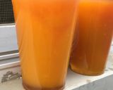 A picture of step 3 of Mango and carrot juice.