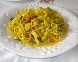 Foto del paso 10 de la receta: Fideos chinos con verduras salteadas y longaniza