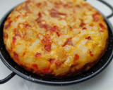 Foto del paso 4 de la receta: Tortilla de patatas, pimiento rojo y ajo escalivado