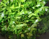 A picture of step 2 of Palak kadhi.