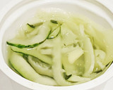 Foto del paso 3 de la receta: Snack de mousse de aguacate montado sobre mató y salmón marinado