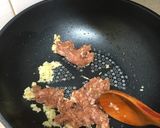 รูปขั้นตอนการทำที่ 4 ของ ผัดถั่วงอกเต้าหู้หมูสับ