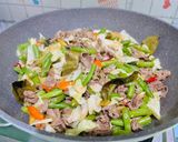 Foto langkah ke 6 dari resep Buncis tumisan daging pedas.
