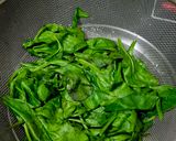 A picture of step 1 of Restaurant-Style Lehsuni Palak.