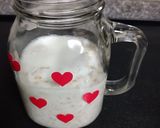 A picture of step 1 of Overnight oats with mixed fruits.