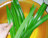 Foto langkah ke 2 dari resep Bolu Pandan Santan Kukus.