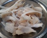 A picture of step 1 of Oyester masala mushroom.