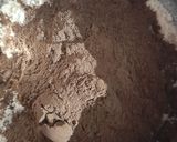 A picture of step 2 of Choco Biscuit Cupcakes.
