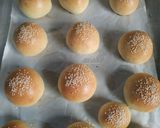 Foto langkah ke 5 dari resep Burger Bun Empuk & Lembut.