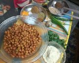 A picture of step 1 of Kala chana masala.