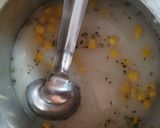 A picture of step 2 of Crystal clear sweet corn soup.