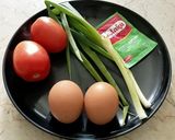 Foto langkah ke 1 dari resep TAN HUA TANG (sup tomat telur).