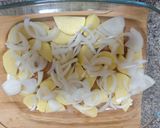 Foto del paso 2 de la receta: Lomos de salmón al horno con salsa miel y mostaza y cama de patatas