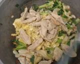 Foto langkah ke 7 dari resep Kwetiau Goreng Tek Tek.