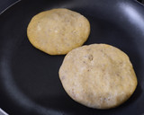 Foto del paso 3 de la receta: Arepa de maíz🫓🌽 rellena de salteado🌯🌮🤪 de berenjena ahumada🍆🥙🧆