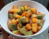 Foto langkah ke 5 dari resep Sambalado Kentang dan Terong.