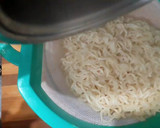 கேரமல் மேகி நூடுல்ஸ் ரெசிபி ஸ்டேப் 2 புகைப்படம்