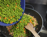 Foto del paso 4 de la receta: Guisantes con jamón y colorido! 🟢🐖🥚🥕