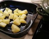 A picture of step 7 of Quick roast potatoes.