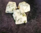Une image de l'étape 4 de Cubes d'herbes aromatiques à l'huile d'olive.