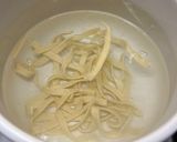 A picture of step 4 of Walnut noodles.