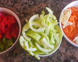 Foto del paso 1 de la receta: Tallarines con salteado de morrones
