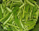 Foto del paso 2 de la receta: Longaniza en salsa con nopales