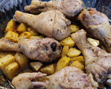 Foto del paso 3 de la receta: Muslitos de pollo con patatas al romero