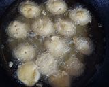A picture of step 2 of Meethe dahi bade.