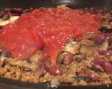 A picture of step 2 of Veggie chilli con carne.