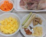 Foto langkah ke 1 dari resep Sup Ayam Rempah.