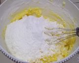 Foto langkah ke 2 dari resep Kue Semprit Renyah.