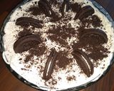 A picture of step 7 of Easy Oreo cheesecake.