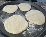 Foto del passaggio 8 della ricetta Focaccine ripiene di patate e mozzarella di bufala