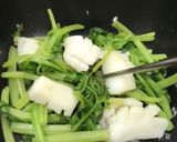 芹菜炒花枝（微波爐料理）的食譜步驟1照片