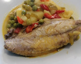 Foto del paso 3 de la receta: 240. Caballa en guiso de pimientos y guisantes